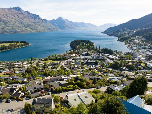 9 Vancouver Drive, Queenstown Central