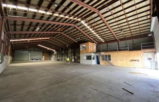 Prime drive-through industrial warehouse