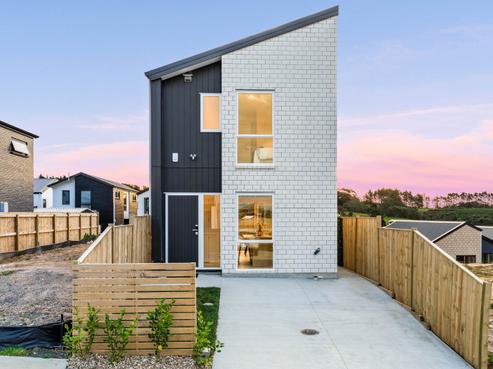 35 Horokaka Street, Massey