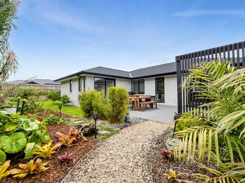 34D Honeyfield Drive, Whalers Gate