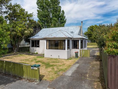 2 Gibson Crescent, Naenae