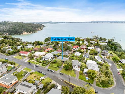 122 Island Bay Road, Beach Haven