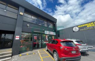 CBRE - Ground Floor Office With Profile