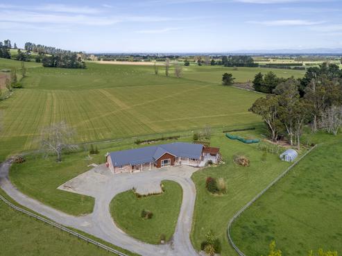 98 Campions Road, Cust
