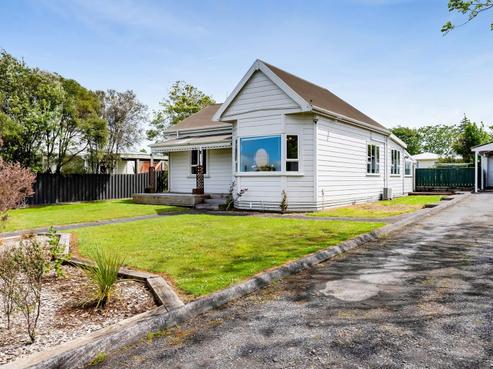 143 Portia Street, Stratford
