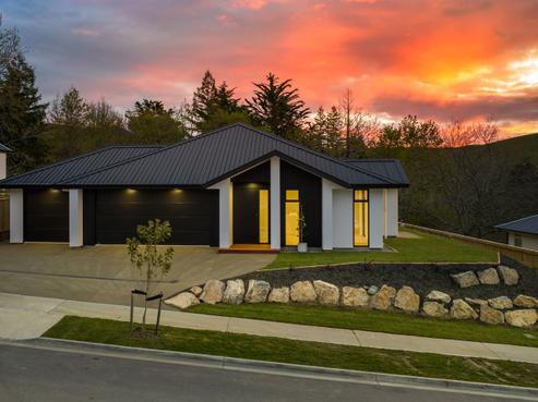86 Sunningdale Drive, Stoke