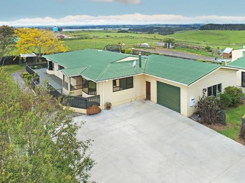 993 Awhitu Road, Pollok