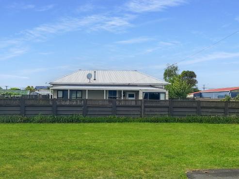 4 Cemetery Road, Sanson