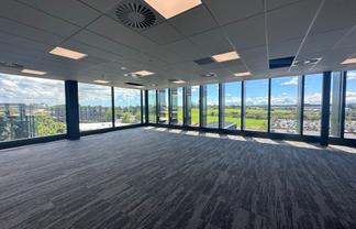 Views of the Airport – Recently Refurbished