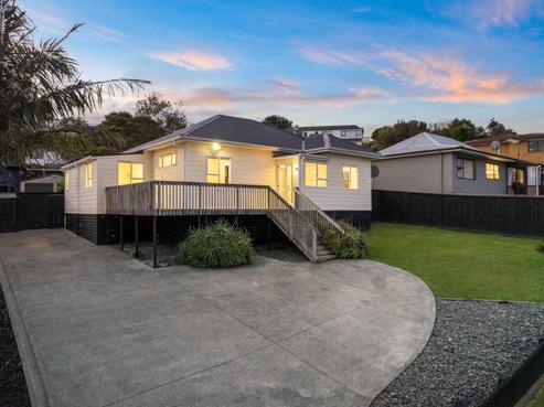 7 Polkinghorne Drive, Manly