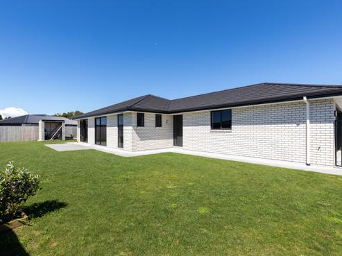 42 Aratapu Street, Waitara