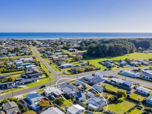 51 Nash Parade, Foxton Beach