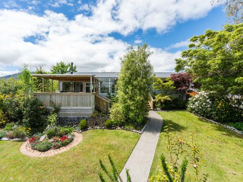 16 Invergarry Road, Hilltop