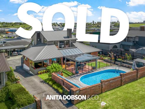 57 Albatross Road, Red Beach