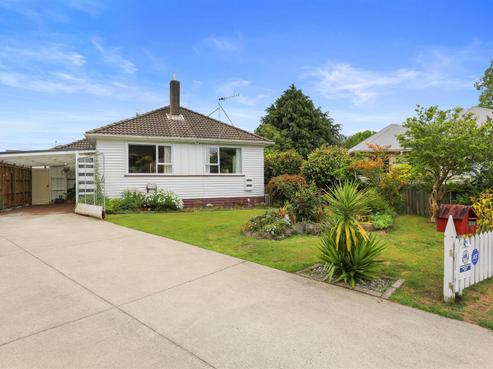 32 Mahoe Street, Glenholme