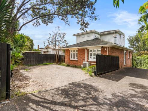 1/27 Onewa Road, Northcote