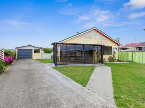 13 Hewson Crescent, Otaki Beach