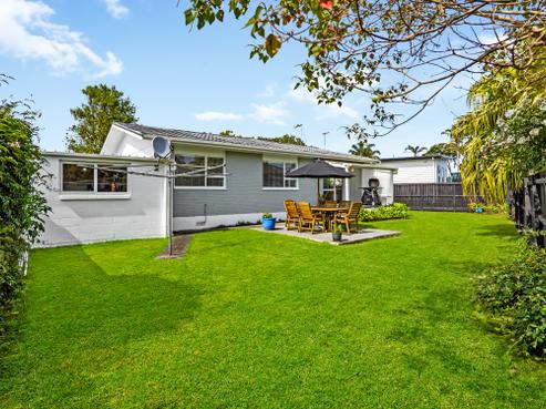 2/32 Doment Crescent, Orewa
