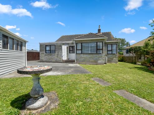 24 Hughes Crescent, Taita