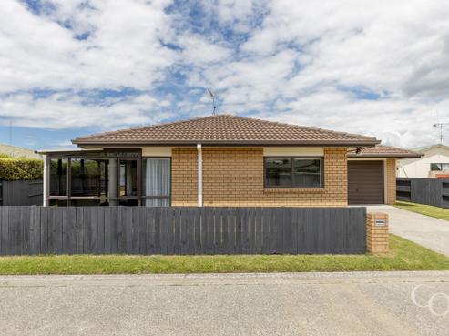 37 Solomon Street, Brookfield