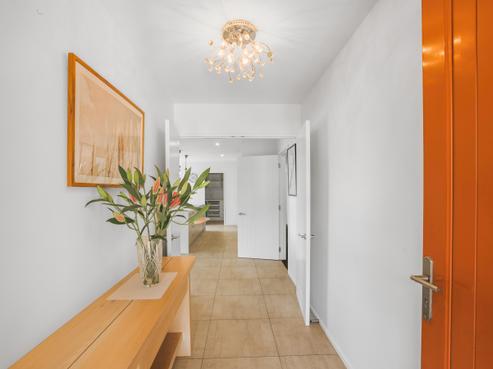 8 Laing Crescent, Heathcote Valley