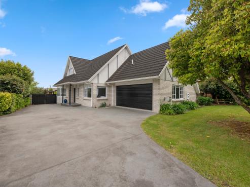 8 Warwick Drive, Lynmore
