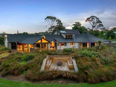 255 Clifton Road, Whitford