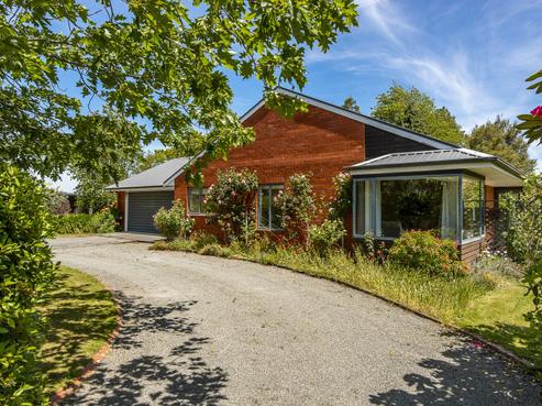 16 Oakden Drive, Darfield