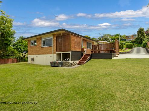 5B Highfield Crescent, Brookfield