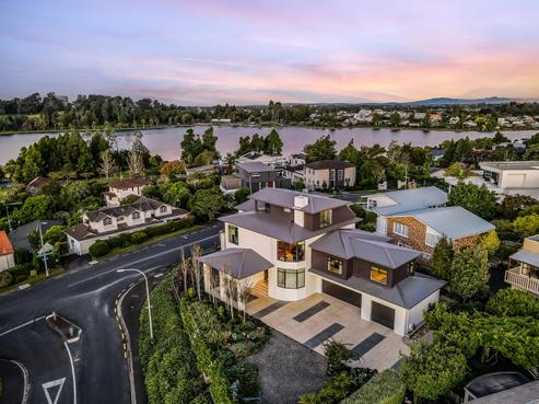145 Lake Crescent, Hamilton Lake