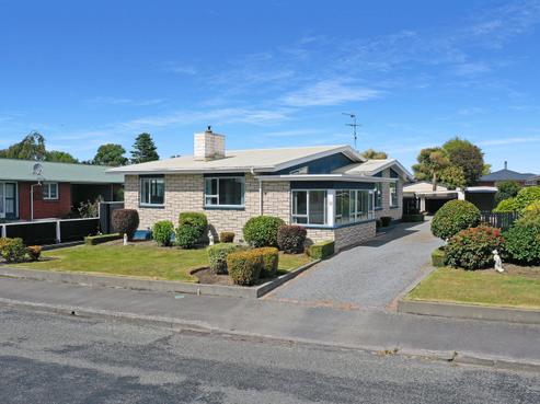 37 Churchill Avenue, Allenton