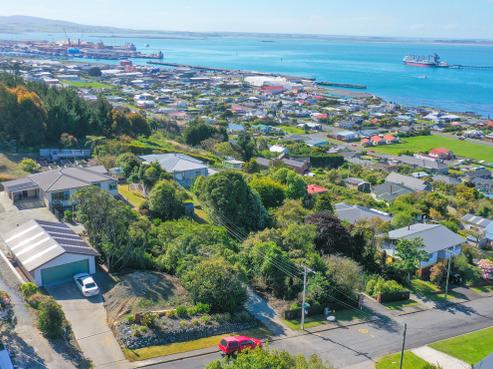 71 Walker Street, Bluff