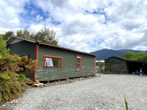35 Town Belt South, Blackball