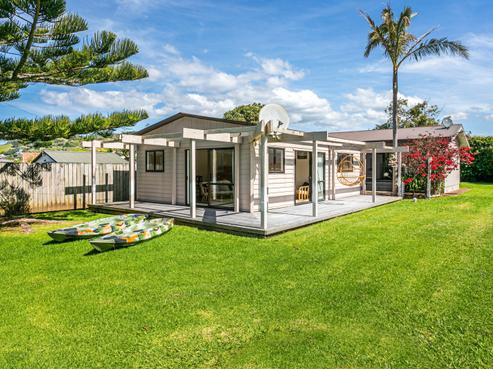 8 Dawn Avenue, Hahei
