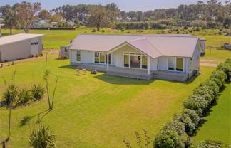 165 Kelly Jade Avenue, Matarangi