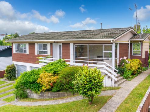 13 Maple Avenue, Dinsdale