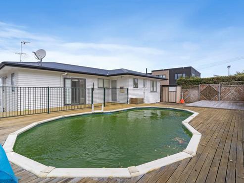 12 Hepburn Road, Glendene