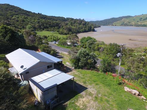675 Te Waitere Road, Taharoa