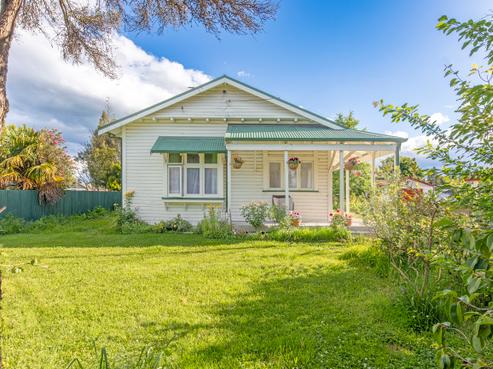 13 Victoria Street, Waipawa