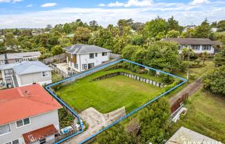 208C Henderson Valley Road, Henderson