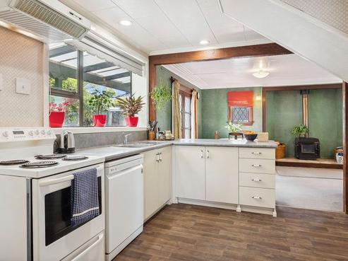 52 Waldron Crescent, Green Island