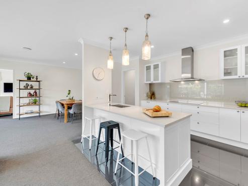 6 Weatherly Drive, Beachlands