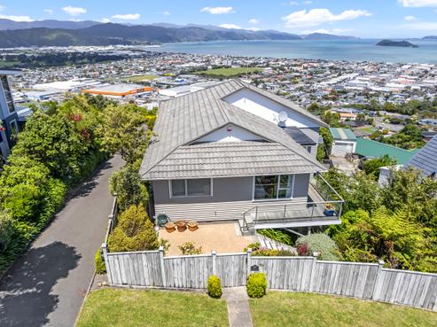 90 Dowse Drive, Maungaraki