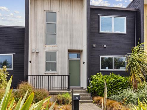 39 Te Ara Kawakahia, Waikanae