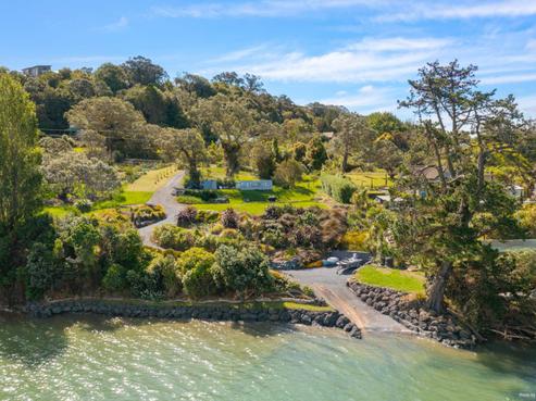 11 Young Street, Mahurangi East