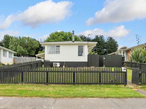 54 Lauder Crescent, Heidelberg