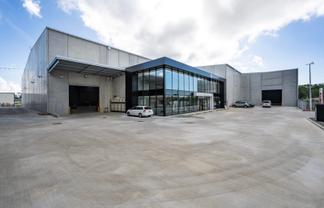 STUNNING NEW INDUSTRIAL BUILDING