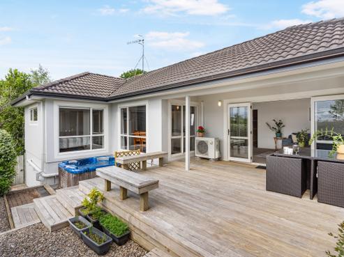 8/57 Gladstone Road, Northcote