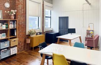 CHARACTER OFFICE - OPTIONAL CARPARK