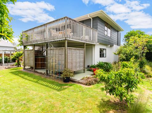 6 Ferry Road, Waipu